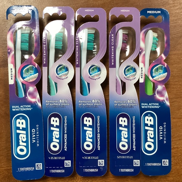 Oral B Medium Advanced Whitening Manual Toothbrush Bundle NEW - Picture 2 of 10